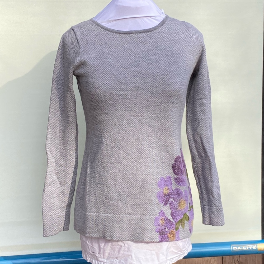 Pendleton 100% Merino wool sweater. Floral. Size Medium. Machine Washable